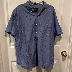 American Eagle AEO SS Sz L button Down hi-top shoe patterned shirt GUC B71
